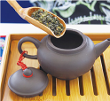 1.茶壺に茶葉を入れる